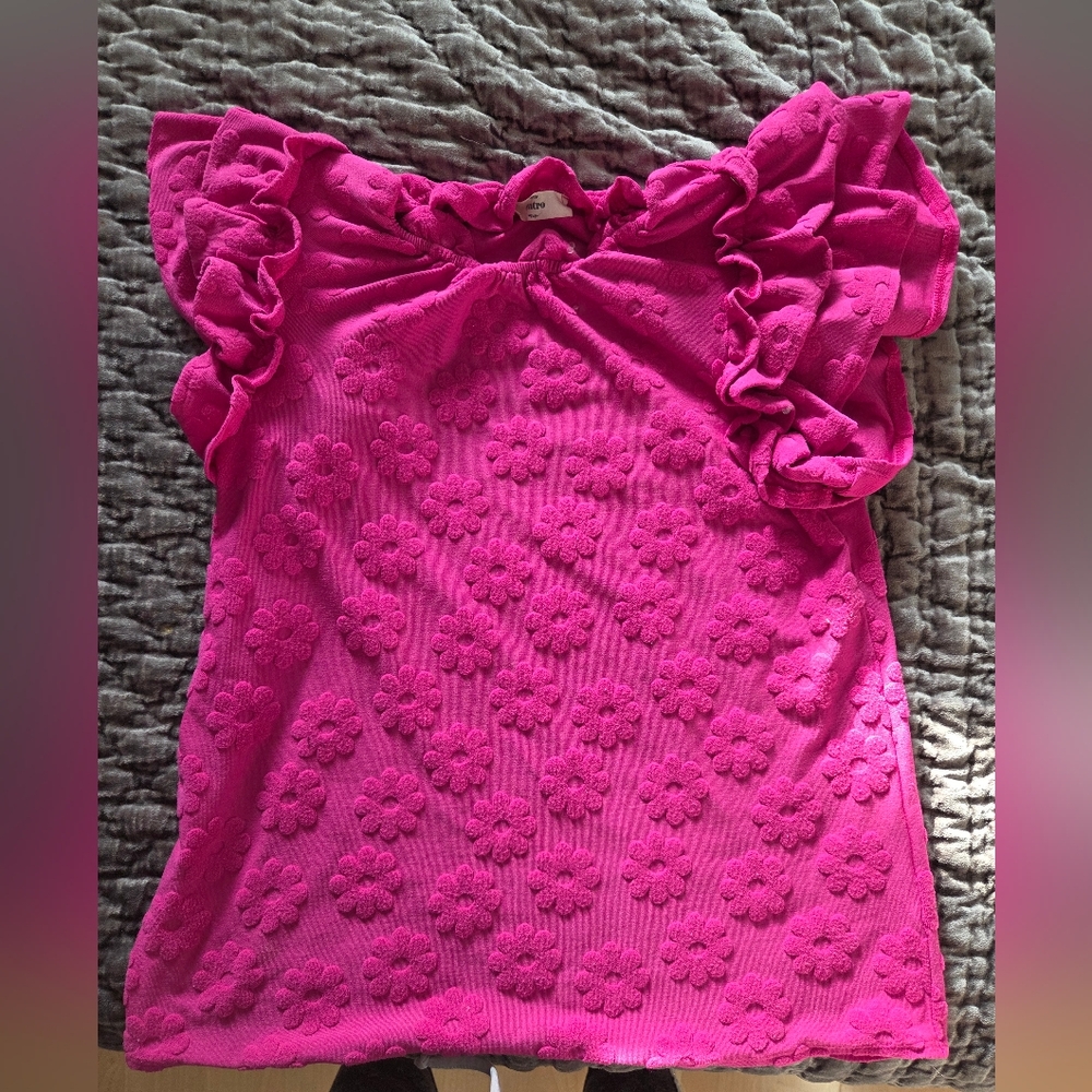 Entro Fuchsia Floral Ruffle Blouse Size SMALL
